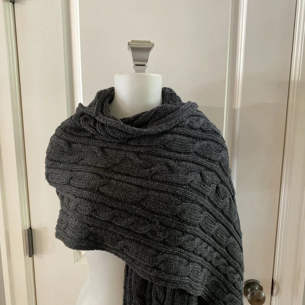 Aran Crafts Hooded Scarf Ireland One Size Gray Merino Wool Cable Knit Fringe